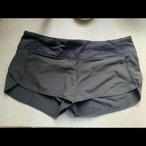 Lululemon speed up low rise lined short 2.5